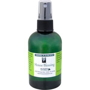 House Blessing Essential Oil Blend Spray - 4 fl oz (120 ml) with Quartz Crystal